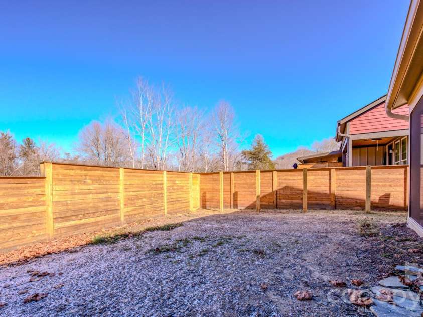 560 Sweet Birch Park Lane, Black Mountain, NC 28711.  MLS# CAR4374180, YatesRealty ID 4331. 