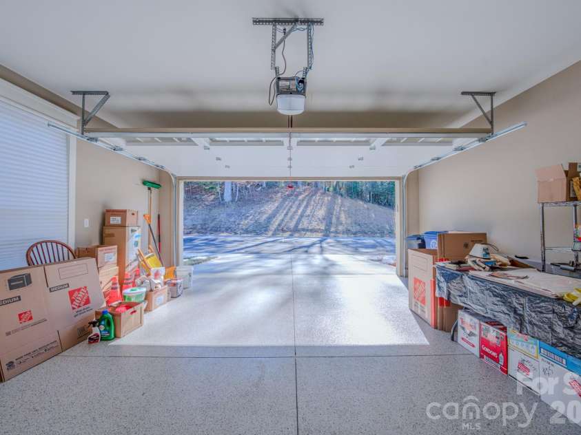 560 Sweet Birch Park Lane, Black Mountain, NC 28711.  MLS# CAR4374180, YatesRealty ID 4331. 