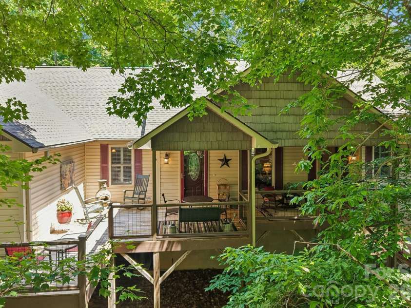 25 Arnie Drive, Etowah, NC 28729.  MLS# CAR4408275, YatesRealty ID 43310. 