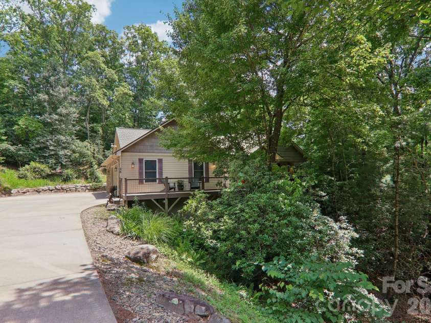 25 Arnie Drive, Etowah, NC 28729.  MLS# CAR4408275, YatesRealty ID 43310. 