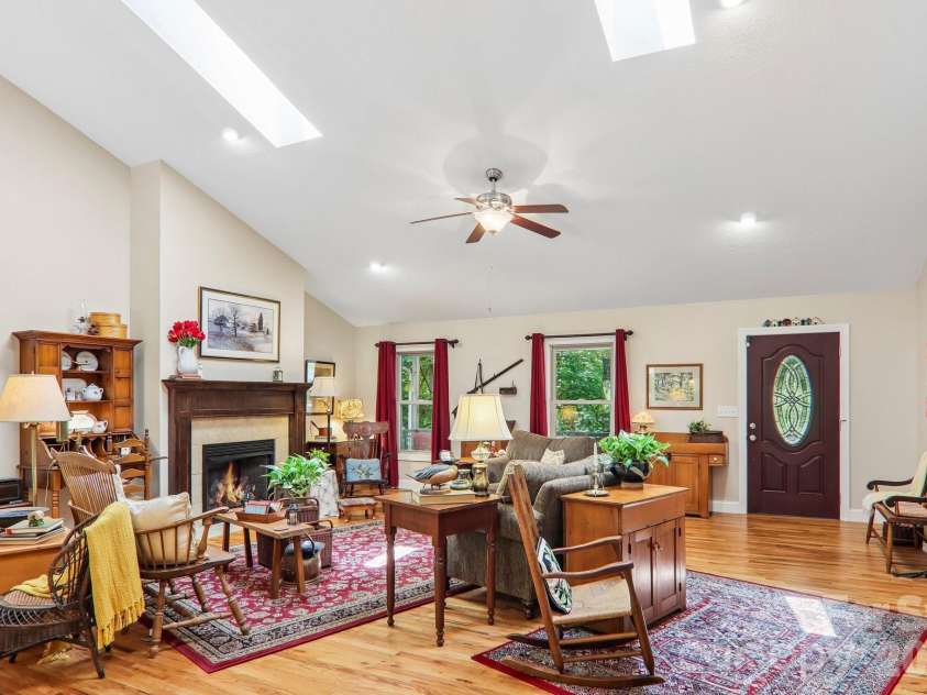 25 Arnie Drive, Etowah, NC 28729.  MLS# CAR4408275, YatesRealty ID 43310. 
