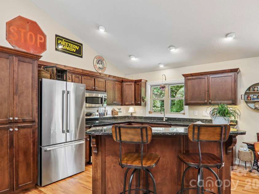 25 Arnie Drive, Etowah, NC 28729.  MLS# CAR4408275, YatesRealty ID 43310. 