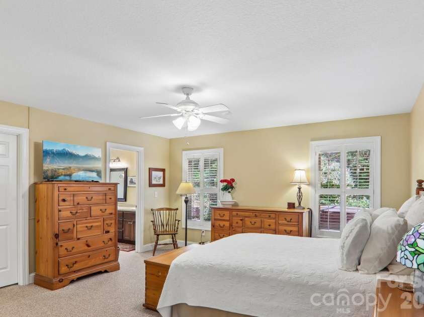 25 Arnie Drive, Etowah, NC 28729.  MLS# CAR4408275, YatesRealty ID 43310. 