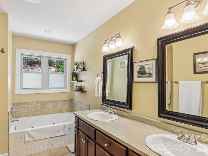 25 Arnie Drive, Etowah, NC 28729.  MLS# CAR4408275, YatesRealty ID 43310. 