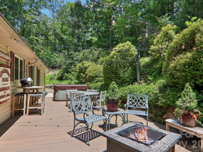 25 Arnie Drive, Etowah, NC 28729.  MLS# CAR4408275, YatesRealty ID 43310. 