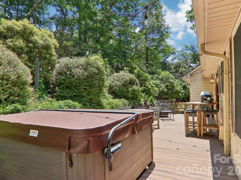 25 Arnie Drive, Etowah, NC 28729.  MLS# CAR4408275, YatesRealty ID 43310. 