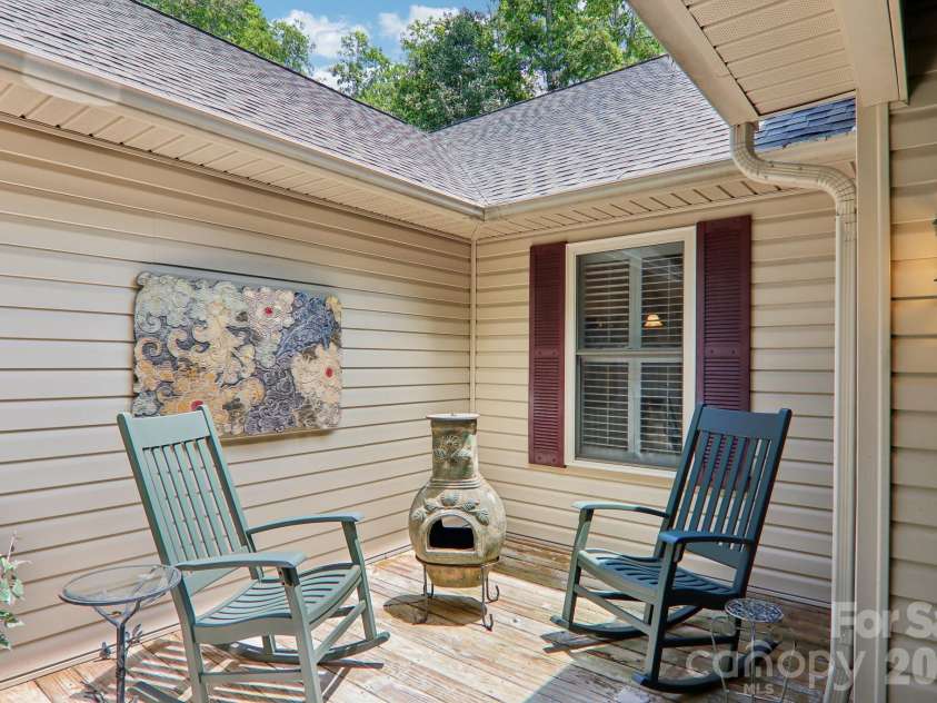 25 Arnie Drive, Etowah, NC 28729.  MLS# CAR4408275, YatesRealty ID 43310. 