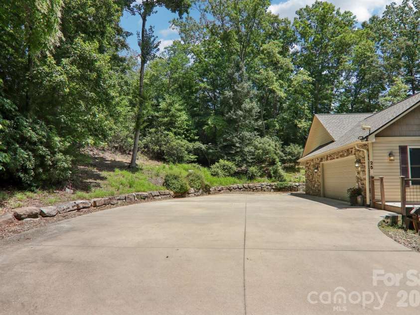 25 Arnie Drive, Etowah, NC 28729.  MLS# CAR4408275, YatesRealty ID 43310. 