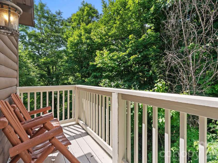 100 Moonshineholler Drive, Maggie Valley, NC 28751.  MLS# CAR4412066, YatesRealty ID 43311. 
