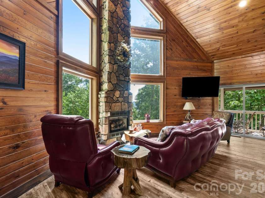 100 Moonshineholler Drive, Maggie Valley, NC 28751.  MLS# CAR4412066, YatesRealty ID 43311. 