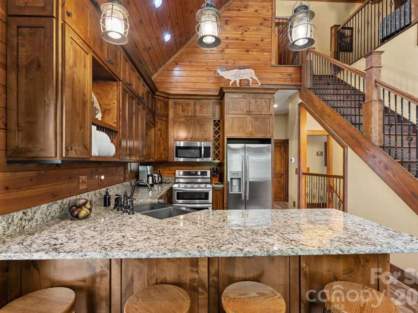 100 Moonshineholler Drive, Maggie Valley, NC 28751.  MLS# CAR4412066, YatesRealty ID 43311. 