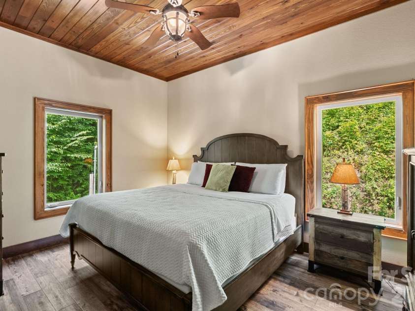 100 Moonshineholler Drive, Maggie Valley, NC 28751.  MLS# CAR4412066, YatesRealty ID 43311. 