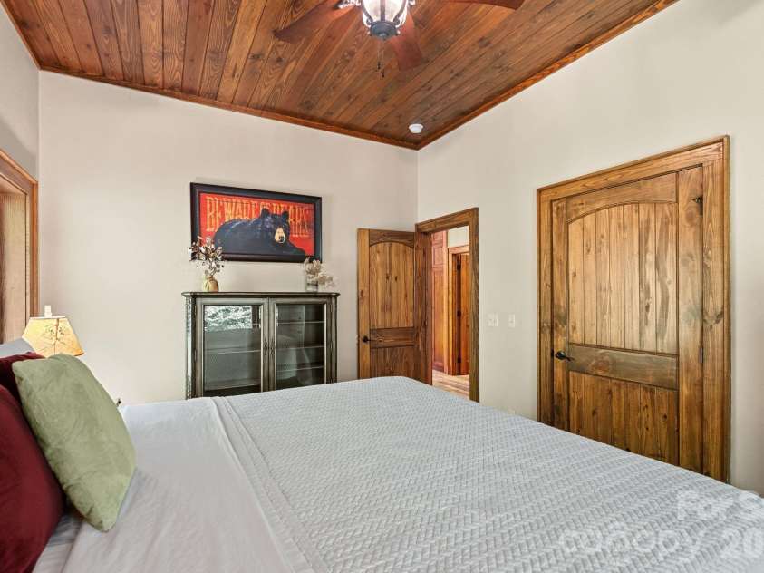 100 Moonshineholler Drive, Maggie Valley, NC 28751.  MLS# CAR4412066, YatesRealty ID 43311. 