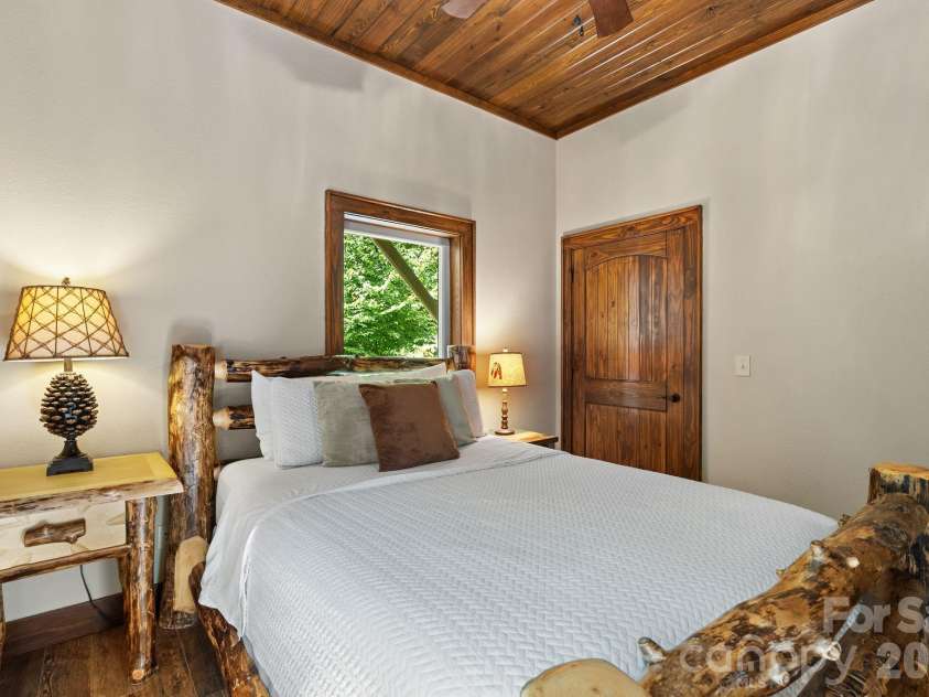 100 Moonshineholler Drive, Maggie Valley, NC 28751.  MLS# CAR4412066, YatesRealty ID 43311. 