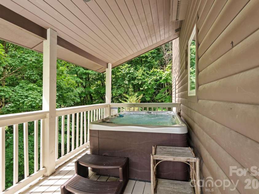 100 Moonshineholler Drive, Maggie Valley, NC 28751.  MLS# CAR4412066, YatesRealty ID 43311. 