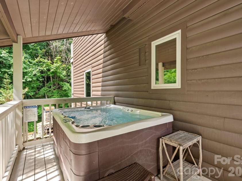 100 Moonshineholler Drive, Maggie Valley, NC 28751.  MLS# CAR4412066, YatesRealty ID 43311. 