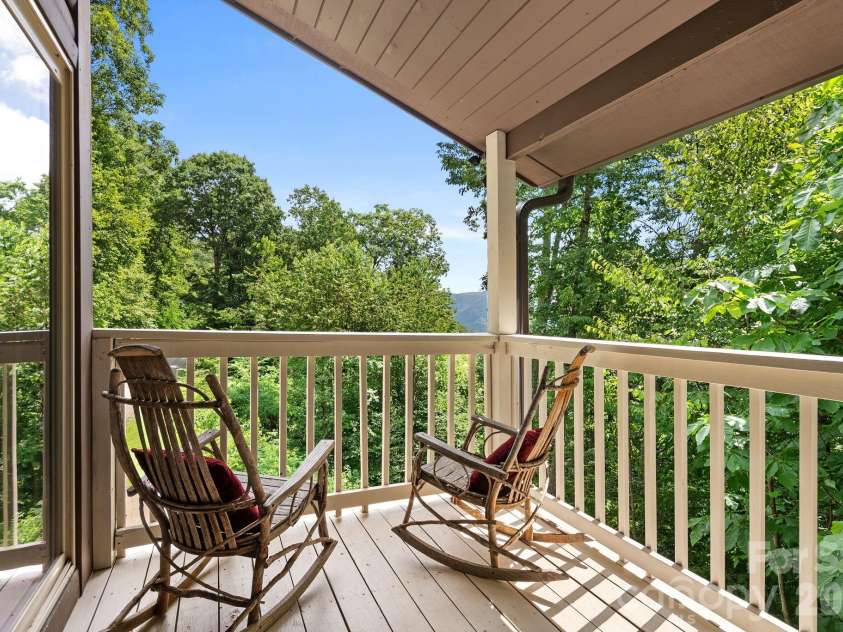 100 Moonshineholler Drive, Maggie Valley, NC 28751.  MLS# CAR4412066, YatesRealty ID 43311. 