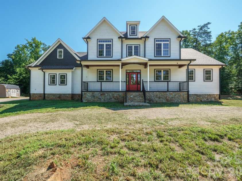 378 Walnut Tree Road, Statesville, NC 28625.  MLS# CAR4412622, YatesRealty ID 43312. 