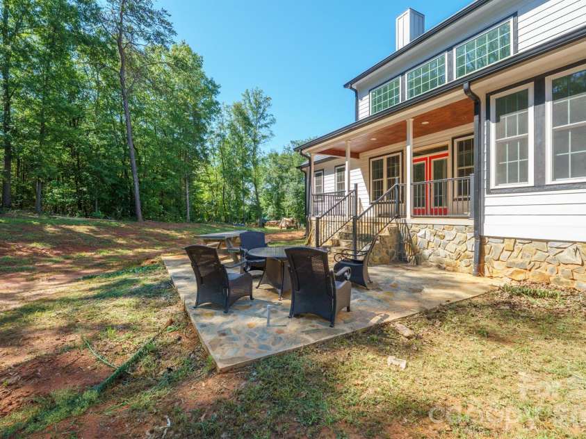 378 Walnut Tree Road, Statesville, NC 28625.  MLS# CAR4412622, YatesRealty ID 43312. 