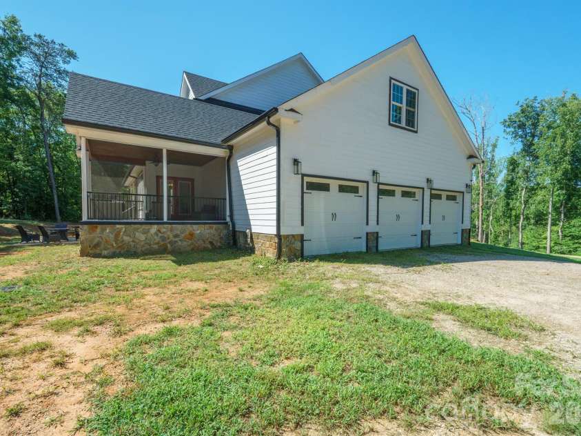 378 Walnut Tree Road, Statesville, NC 28625.  MLS# CAR4412622, YatesRealty ID 43312. 