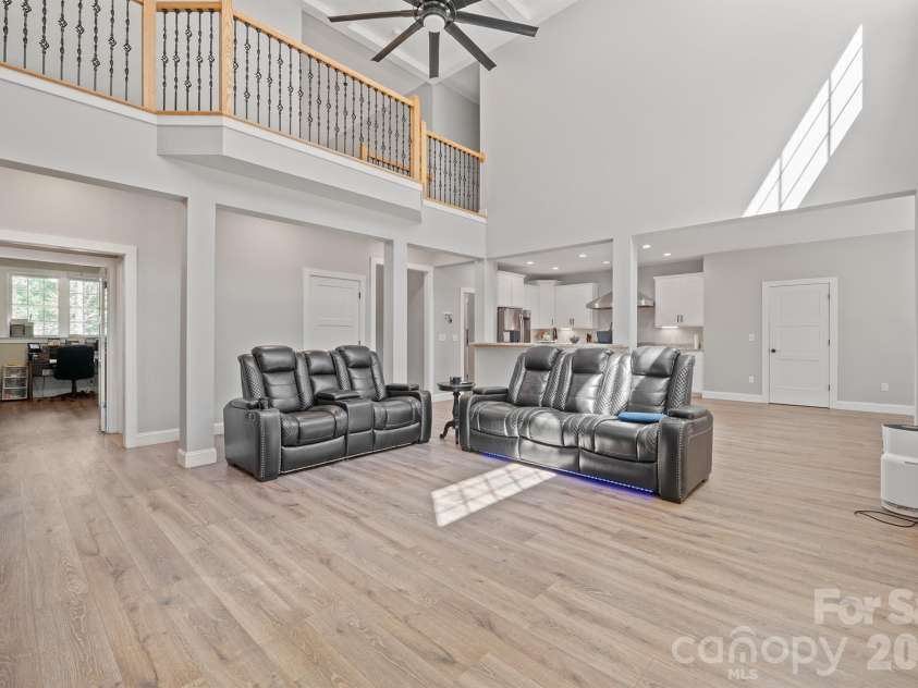 378 Walnut Tree Road, Statesville, NC 28625.  MLS# CAR4412622, YatesRealty ID 43312. 