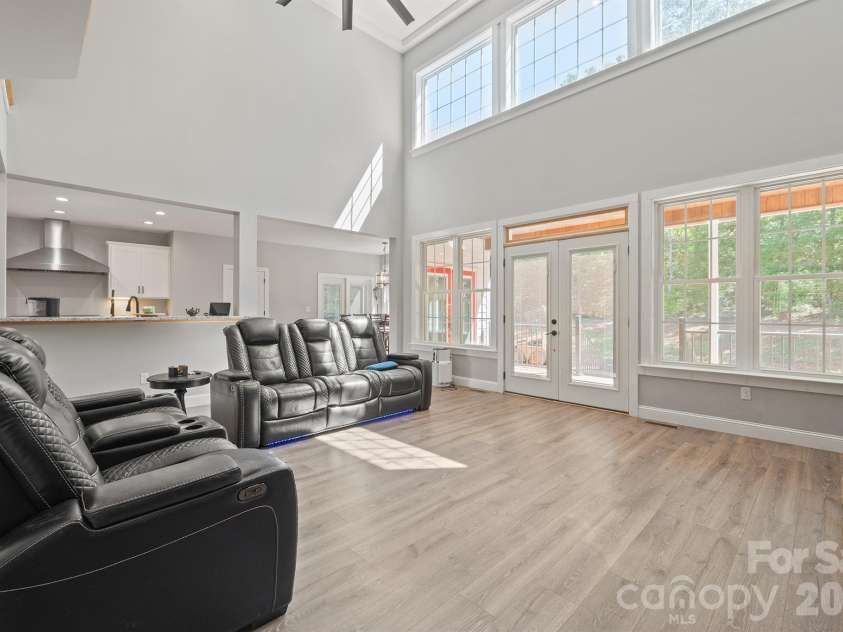378 Walnut Tree Road, Statesville, NC 28625.  MLS# CAR4412622, YatesRealty ID 43312. 