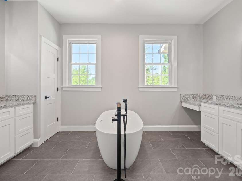 378 Walnut Tree Road, Statesville, NC 28625.  MLS# CAR4412622, YatesRealty ID 43312. 