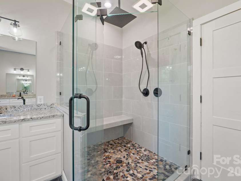 378 Walnut Tree Road, Statesville, NC 28625.  MLS# CAR4412622, YatesRealty ID 43312. 