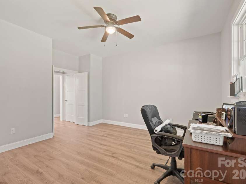 378 Walnut Tree Road, Statesville, NC 28625.  MLS# CAR4412622, YatesRealty ID 43312. 