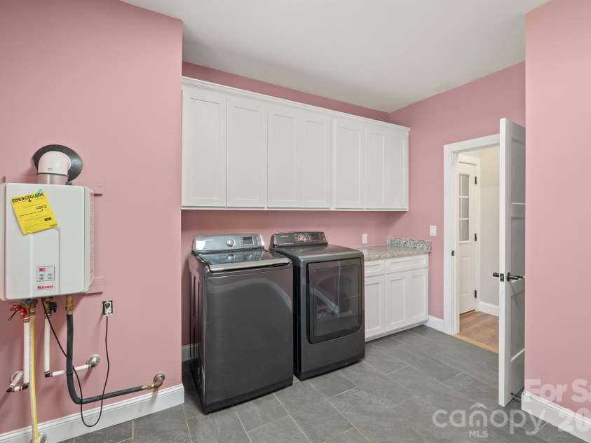 378 Walnut Tree Road, Statesville, NC 28625.  MLS# CAR4412622, YatesRealty ID 43312. 