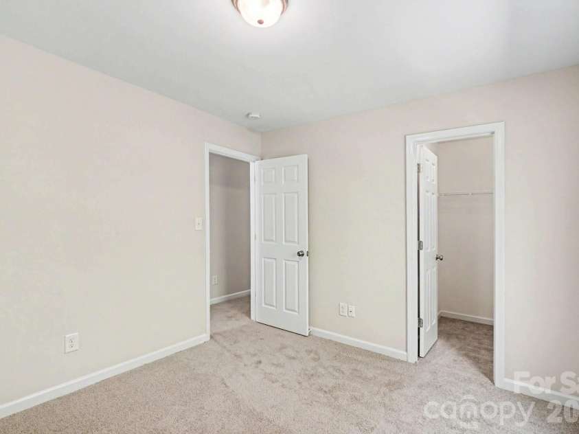7227 Cypress Ridge Drive, Charlotte, NC 28262.  MLS# CAR4406477, YatesRealty ID 43313. 