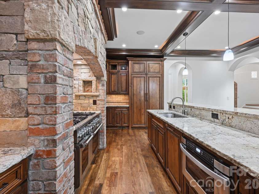 111 Quaker Road, Mooresville, NC 28117.  MLS# CAR4407385, YatesRealty ID 43314. Kitchen