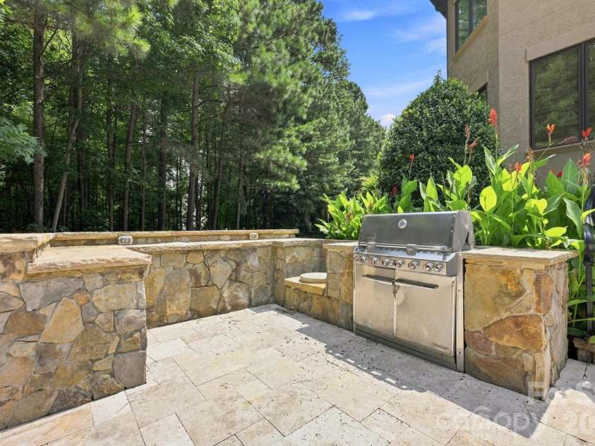 111 Quaker Road, Mooresville, NC 28117.  MLS# CAR4407385, YatesRealty ID 43314. Outdoor Kitchen