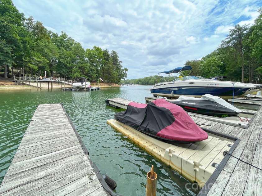 111 Quaker Road, Mooresville, NC 28117.  MLS# CAR4407385, YatesRealty ID 43314. Pier E, Boat Slip #1