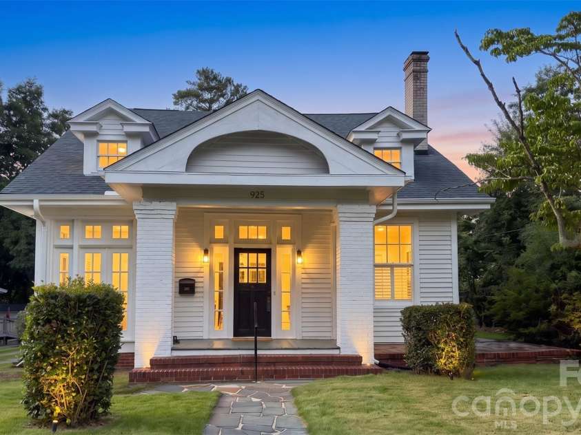 925 Main Street, Albemarle, NC 28001.  MLS# CAR4411187, YatesRealty ID 43315. 