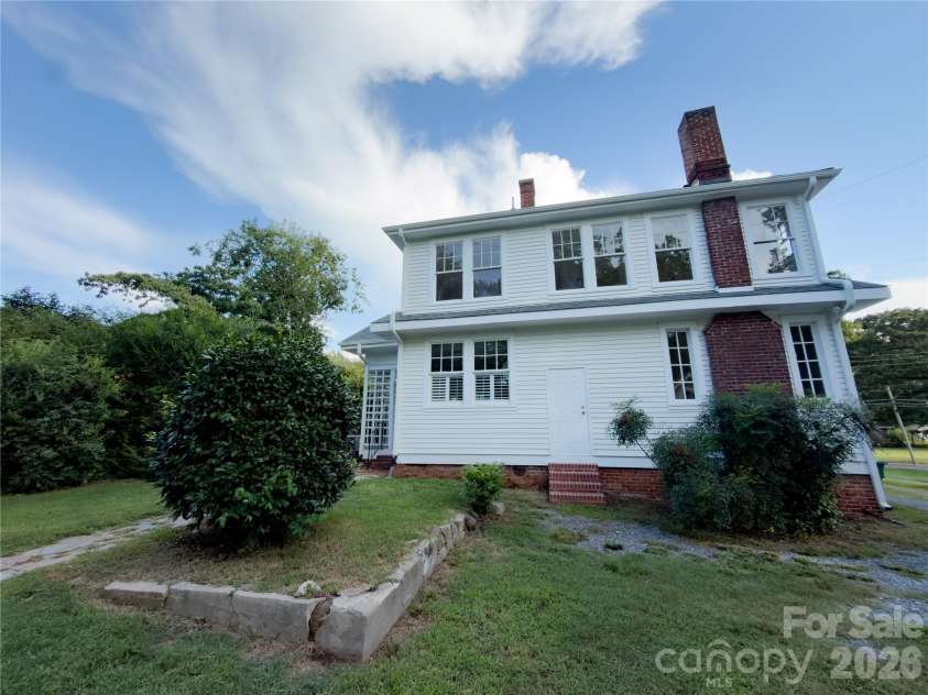 925 Main Street, Albemarle, NC 28001.  MLS# CAR4411187, YatesRealty ID 43315. 