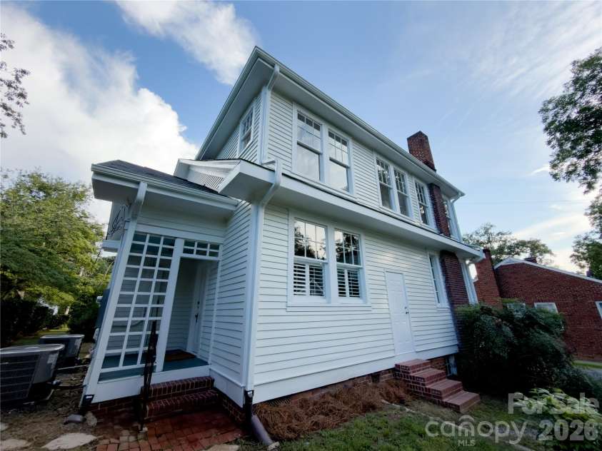 925 Main Street, Albemarle, NC 28001.  MLS# CAR4411187, YatesRealty ID 43315. 