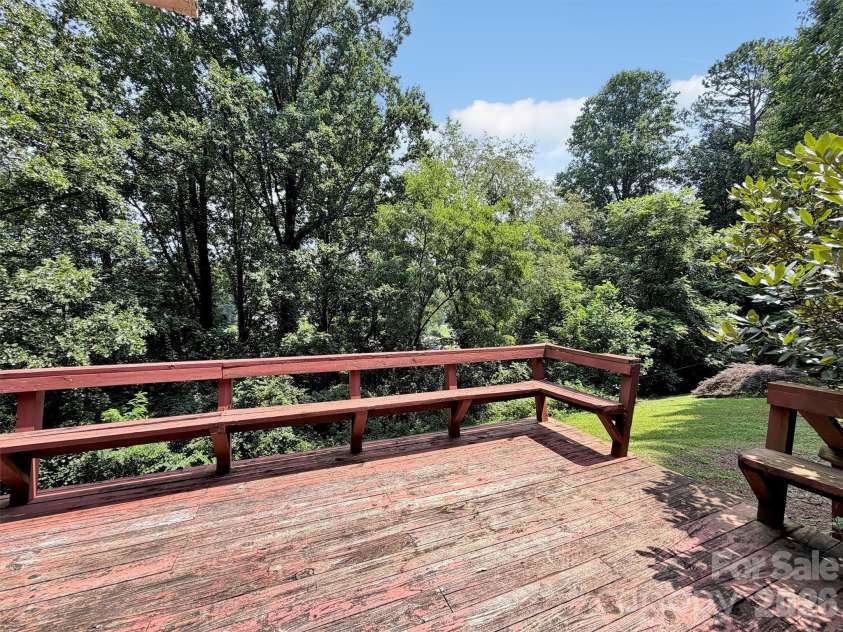 101 Cactus Loop, Sylva, NC 28779.  MLS# CAR4403966, YatesRealty ID 43317. 