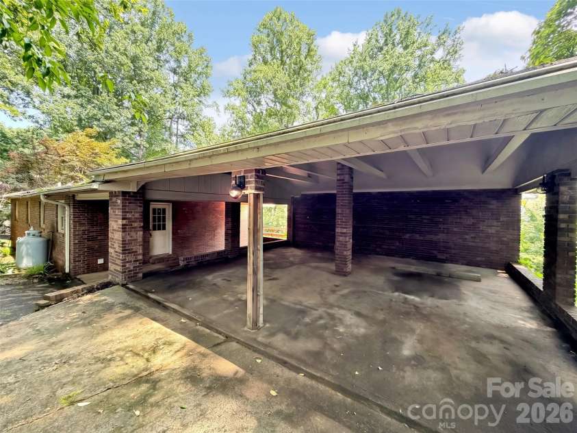 101 Cactus Loop, Sylva, NC 28779.  MLS# CAR4403966, YatesRealty ID 43317. 