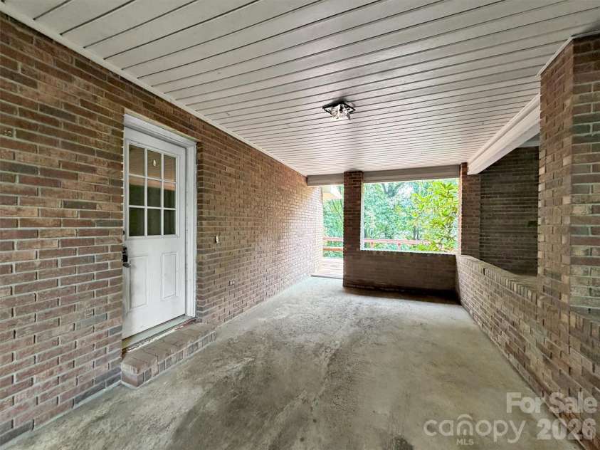 101 Cactus Loop, Sylva, NC 28779.  MLS# CAR4403966, YatesRealty ID 43317. 