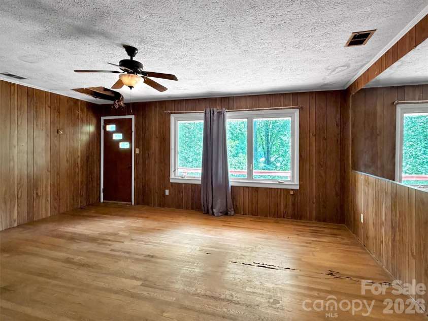101 Cactus Loop, Sylva, NC 28779.  MLS# CAR4403966, YatesRealty ID 43317. 