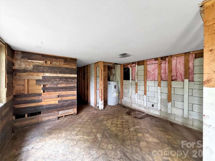 101 Cactus Loop, Sylva, NC 28779.  MLS# CAR4403966, YatesRealty ID 43317. 