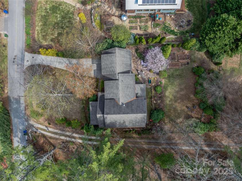 52 Beaverdam Knoll Road, Asheville, NC 28804.  MLS# CAR4242445, YatesRealty ID 4332. Overhead view of the property