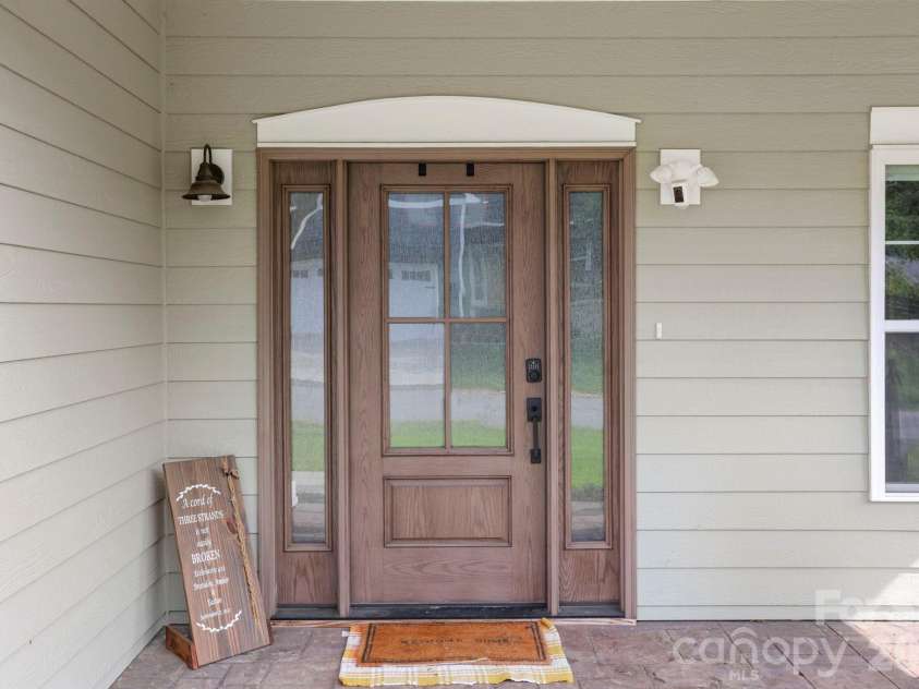 8 Vedder Way, Swannanoa, NC 28778.  MLS# CAR4408516, YatesRealty ID 43325. 