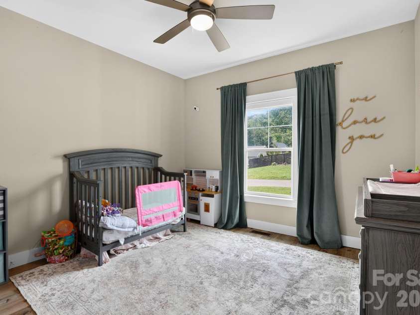 8 Vedder Way, Swannanoa, NC 28778.  MLS# CAR4408516, YatesRealty ID 43325. 
