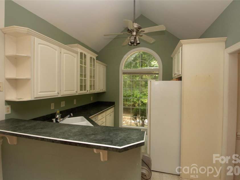 1241 Old Pageland Monroe Road, Monroe, NC 28112.  MLS# CAR4407852, YatesRealty ID 43326. Kitchen with a break