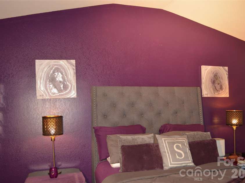 7218 Cuddington Drive, Charlotte, NC 28215.  MLS# CAR4407800, YatesRealty ID 43327. 