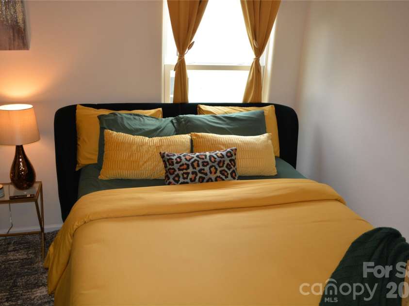 7218 Cuddington Drive, Charlotte, NC 28215.  MLS# CAR4407800, YatesRealty ID 43327. 