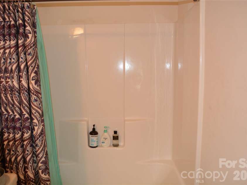 7218 Cuddington Drive, Charlotte, NC 28215.  MLS# CAR4407800, YatesRealty ID 43327. 