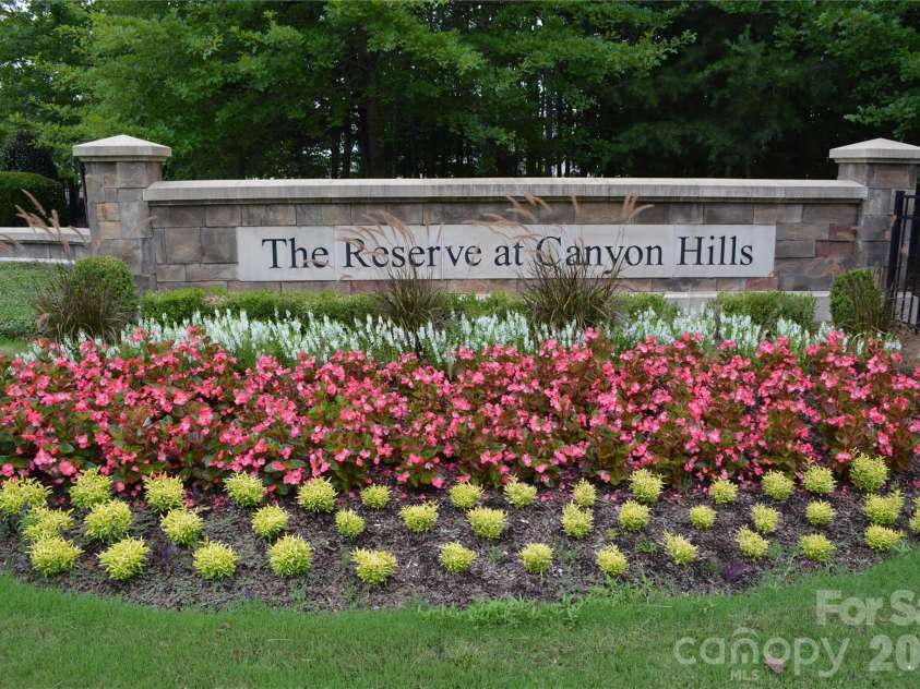 7218 Cuddington Drive, Charlotte, NC 28215.  MLS# CAR4407800, YatesRealty ID 43327. 